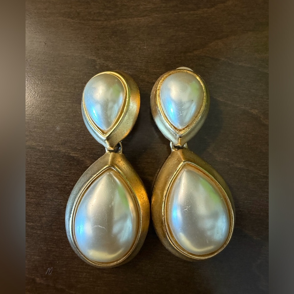 Vintage Double Pearl Gold Tone Dangle Clip On Earrings
